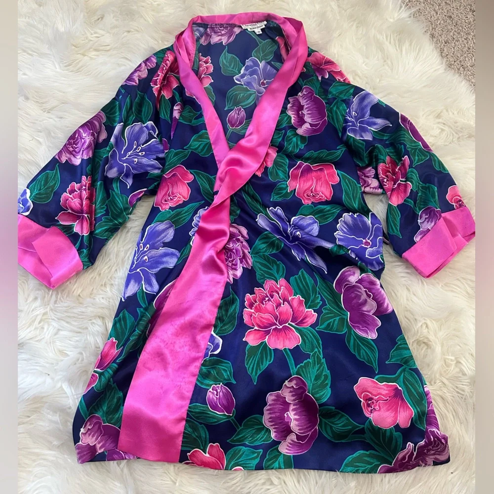 Beautiful Vintage Christian Dior Floral Satin robe missing belt